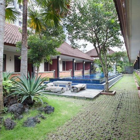 Puri Ganesh Hotel Legian Exterior foto
