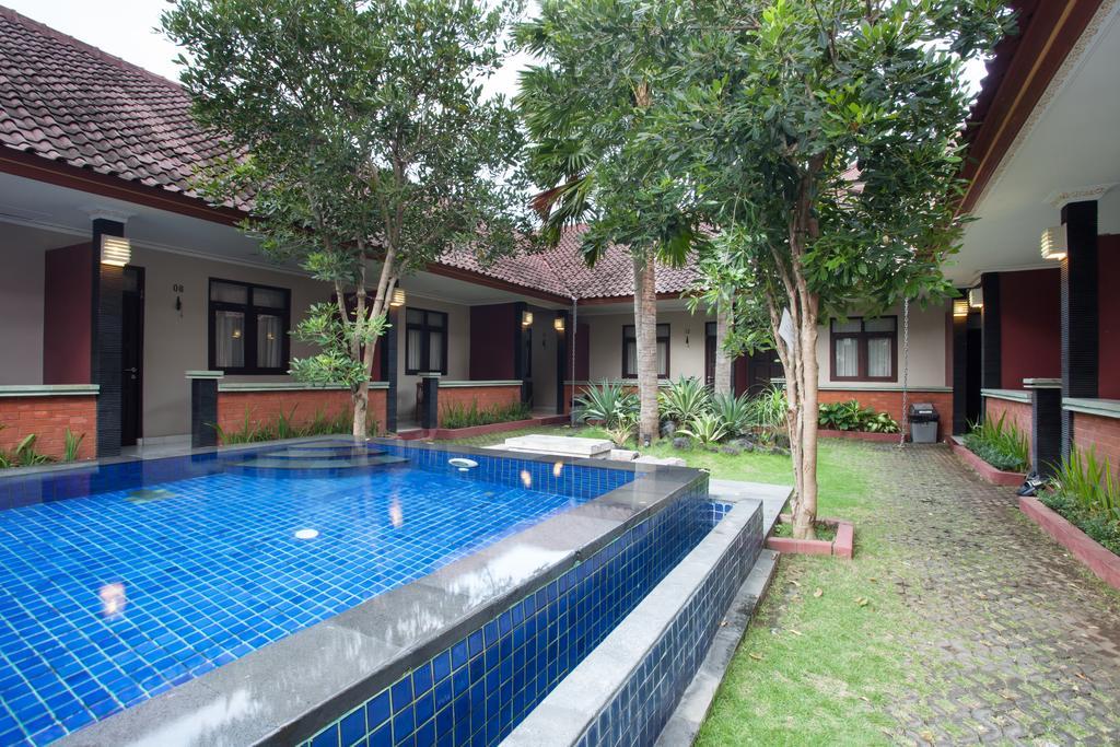 Puri Ganesh Hotel Legian Exterior foto