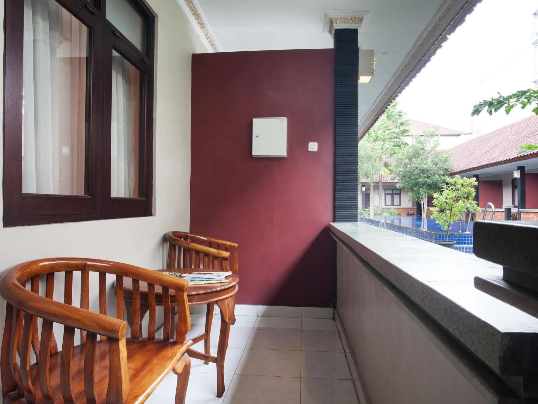 Puri Ganesh Hotel Legian Exterior foto