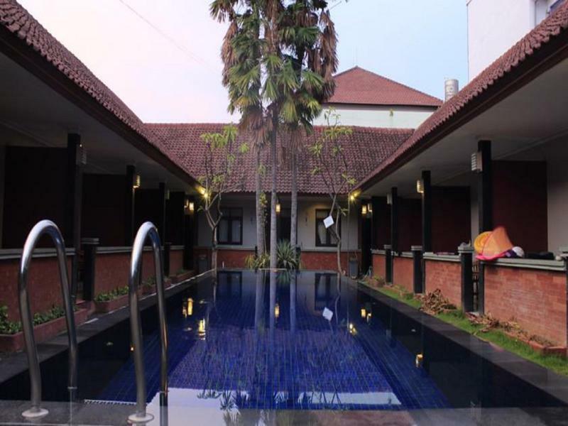 Puri Ganesh Hotel Legian Exterior foto
